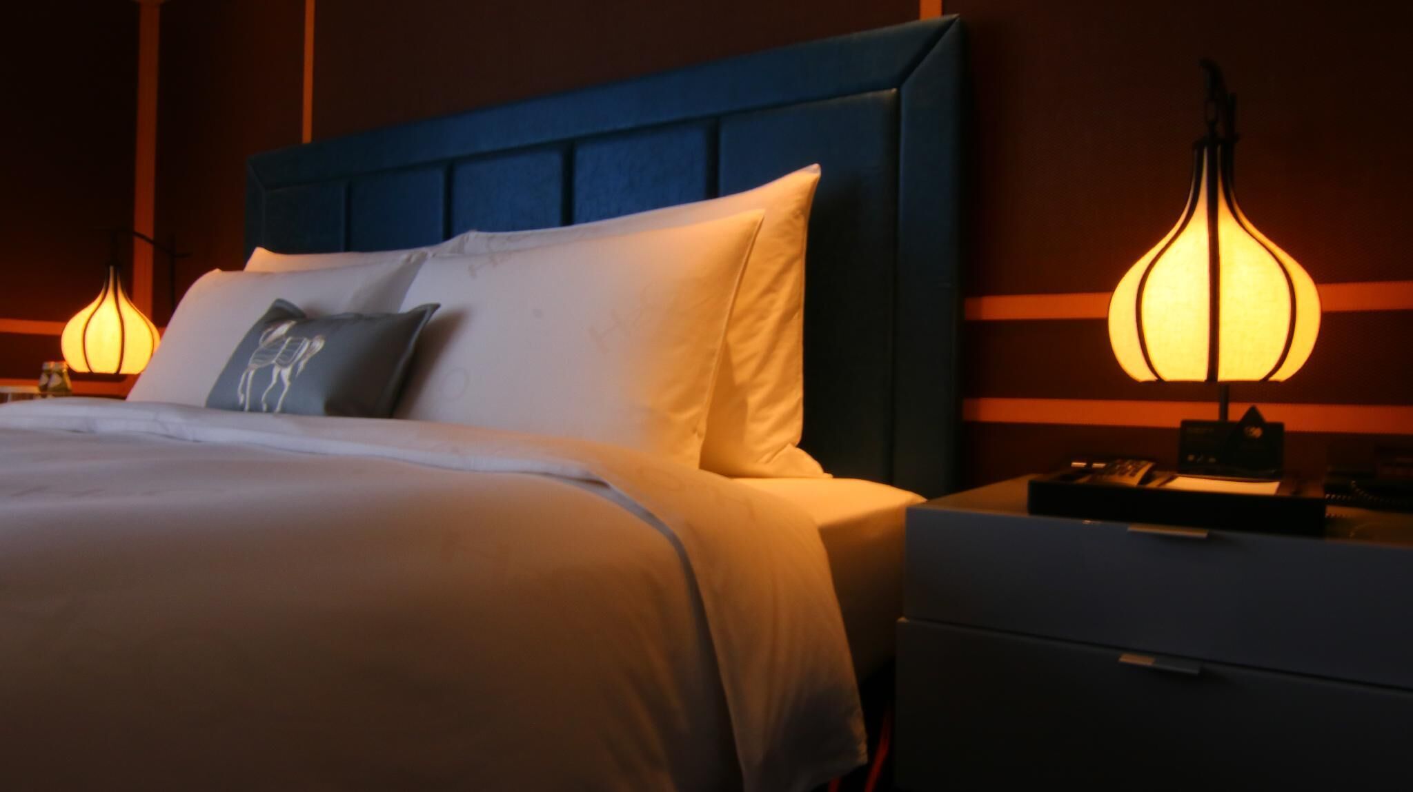 Premium bedding, down duvets, free minibar, in-room safe