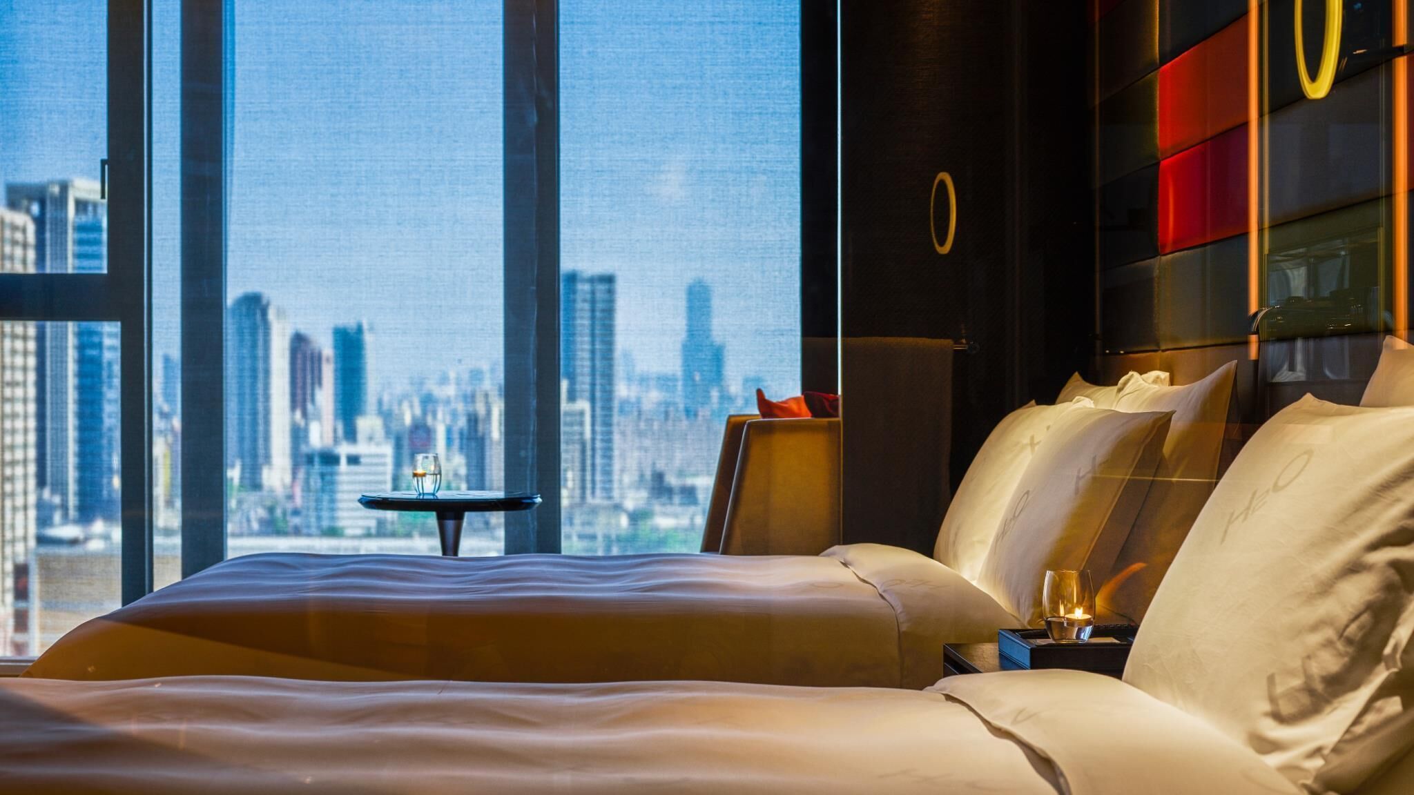 Premium bedding, down duvets, free minibar, in-room safe