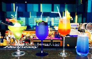 Poolside bar - H2O Hotel (Kaohsiung)