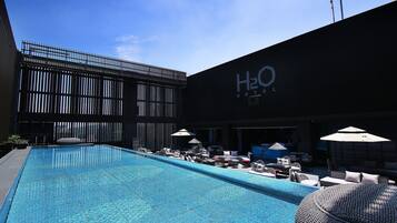 Rooftop pool