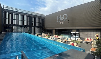 H2O Hotel
