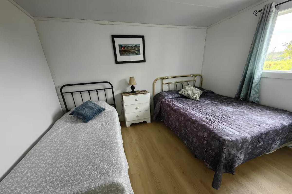 Family Cottage, 3 Bedrooms | Iron/ironing board, free WiFi
