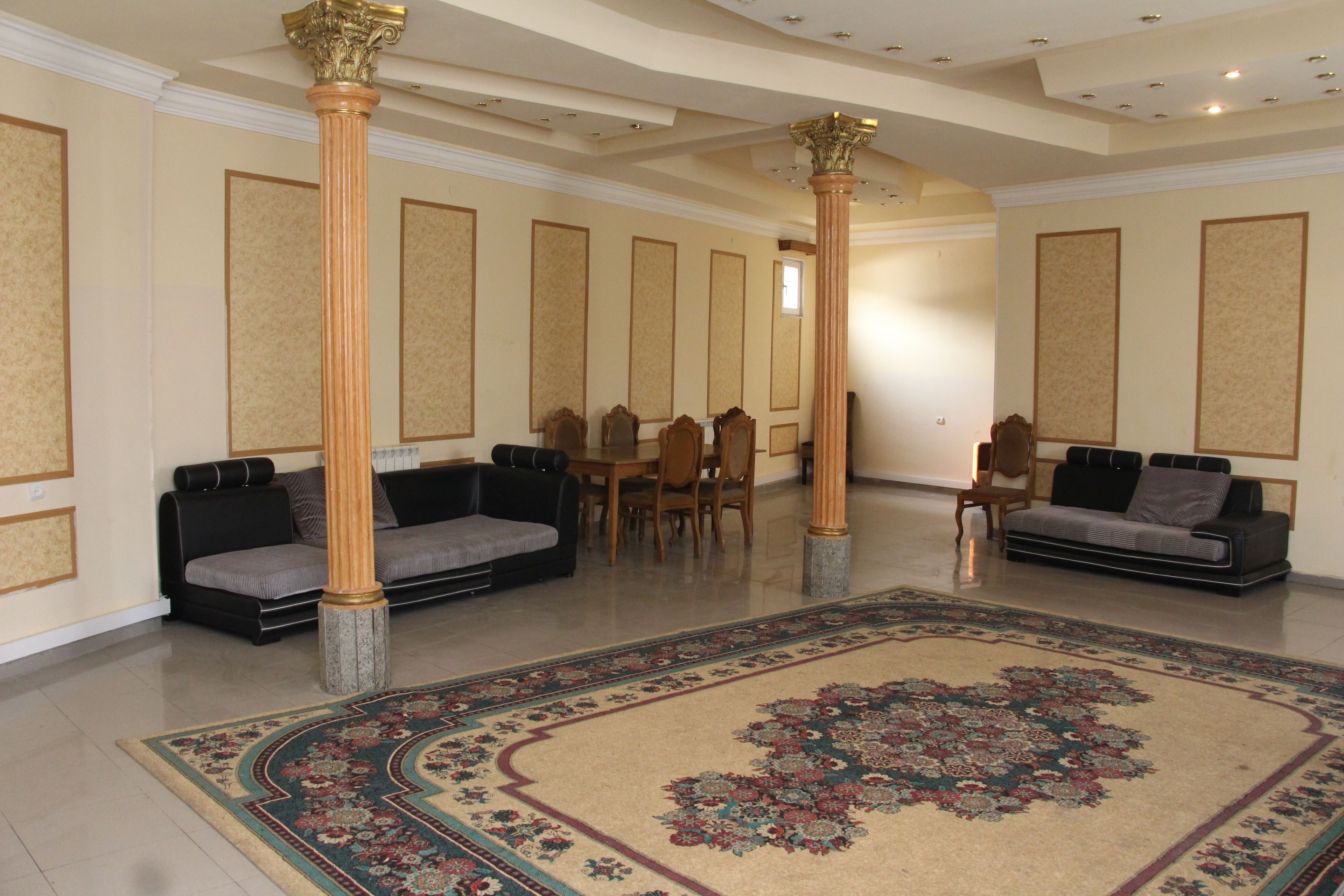 Familienzimmer, 3 Schlafzimmer | Wohnzimmer | Fernseher