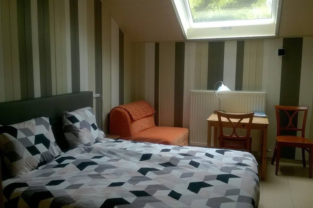 Desk, blackout curtains, rollaway beds, free WiFi