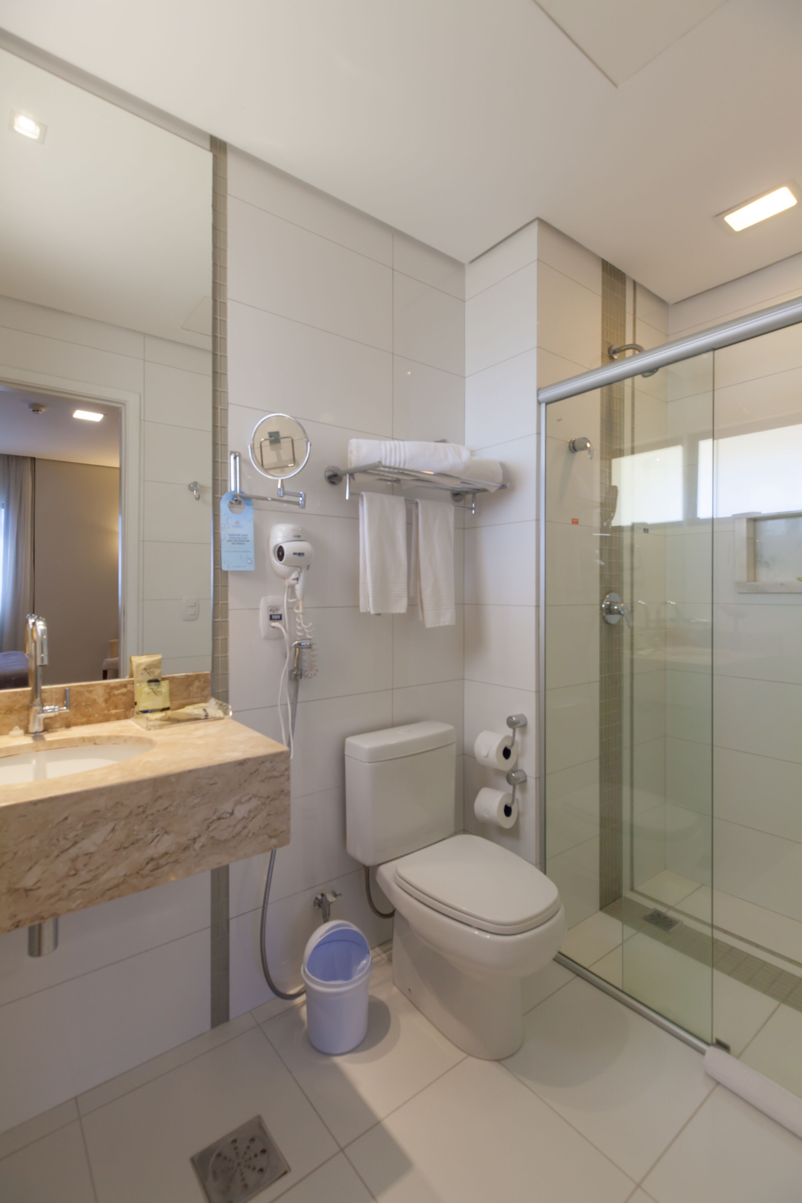 superior room, 1 queen bed, accessible | pillow-top beds, minibar, in-room safe, desk