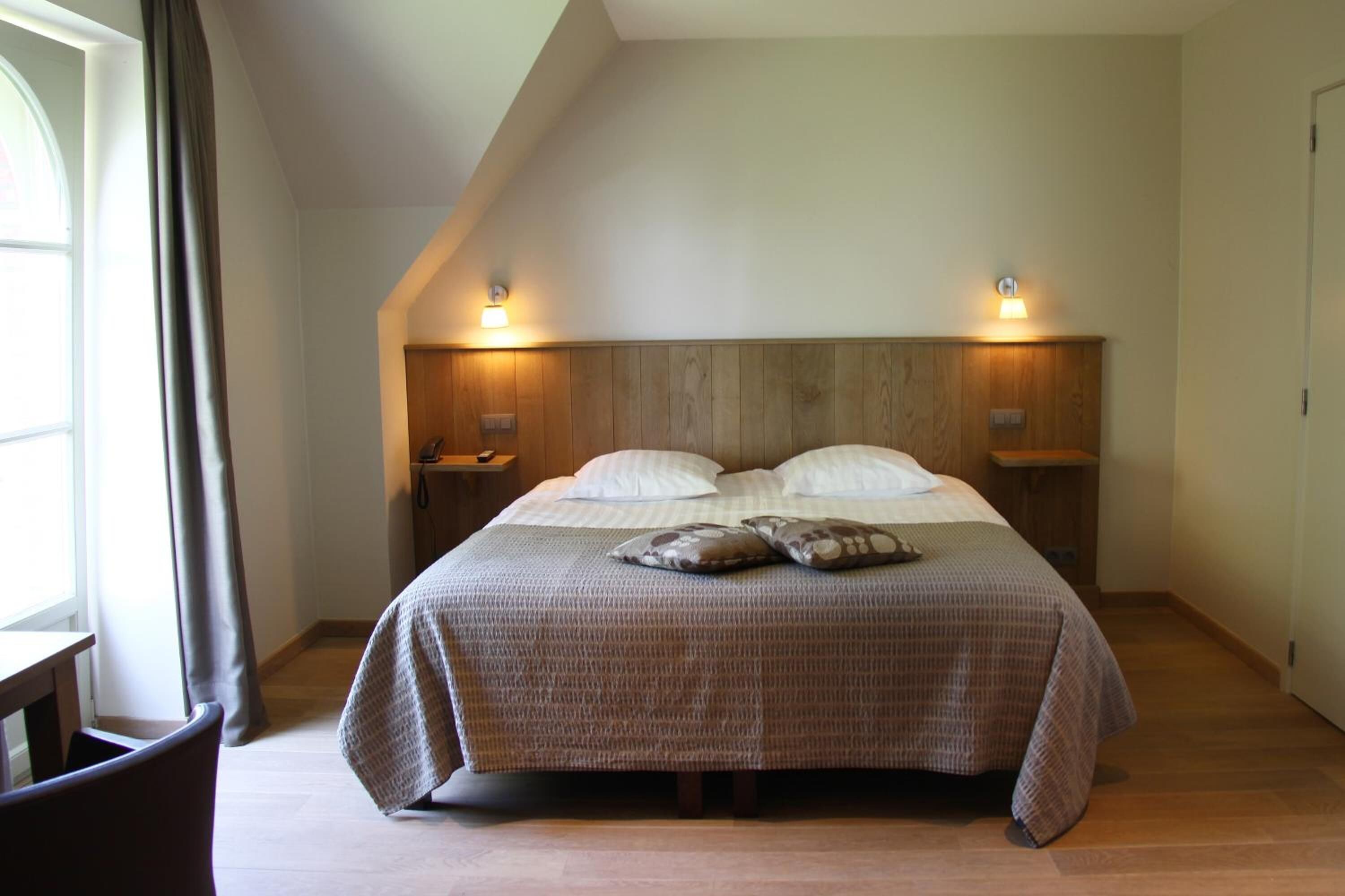 minibar, in-room safe, desk, soundproofing