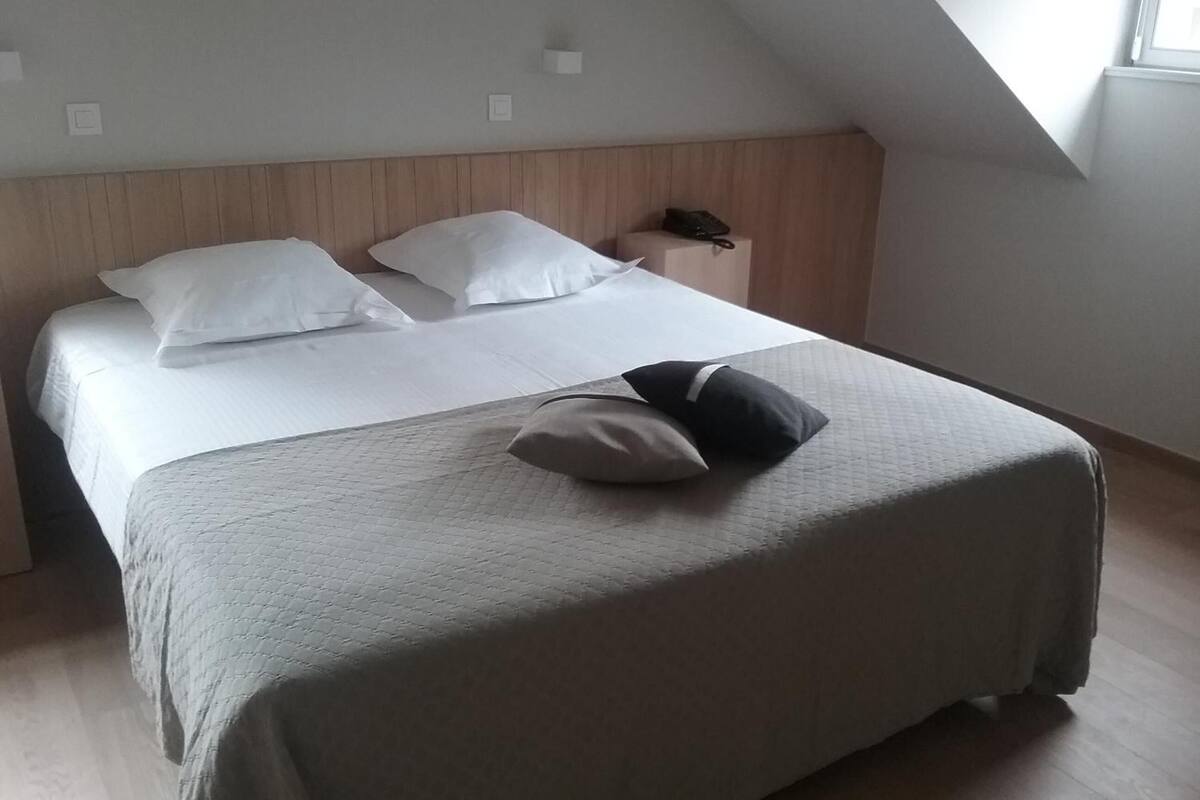 minibar, in-room safe, desk, soundproofing