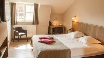 Minibar, in-room safe, desk, soundproofing