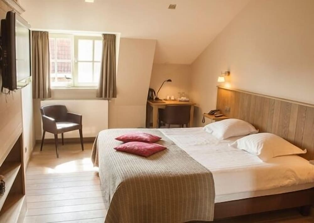 Hotel Huyshoeve by null