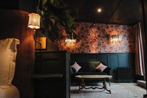 Tweed Suite | Living area | Flat-screen TV - The Joiners Arms (Alnwick)