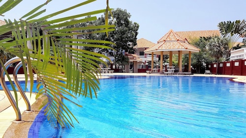 ヤイランド ラグジュアリー プール ヴィラ パタヤ ウォーキング ストリート 5 ベッドルーム