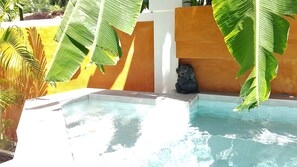 Couples treatment room(s), hot tub, Turkish bath/hammam, body treatments