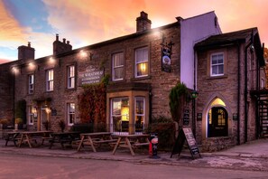 Front of property - The Wheatsheaf Inn (Leyburn)