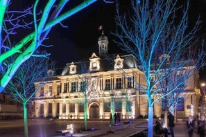 المنشأة من الخارج