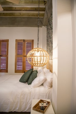 Kamar Double | Seprai premium, minibar, brankas, dan kedap suara