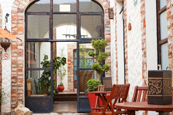 32-inch Smart TV with satellite channels, TV - Hotel Boutique Casona Cantera Queretaro (Querétaro)