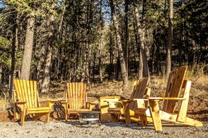 Property grounds - Gateway Motel (Radium Hot Springs)