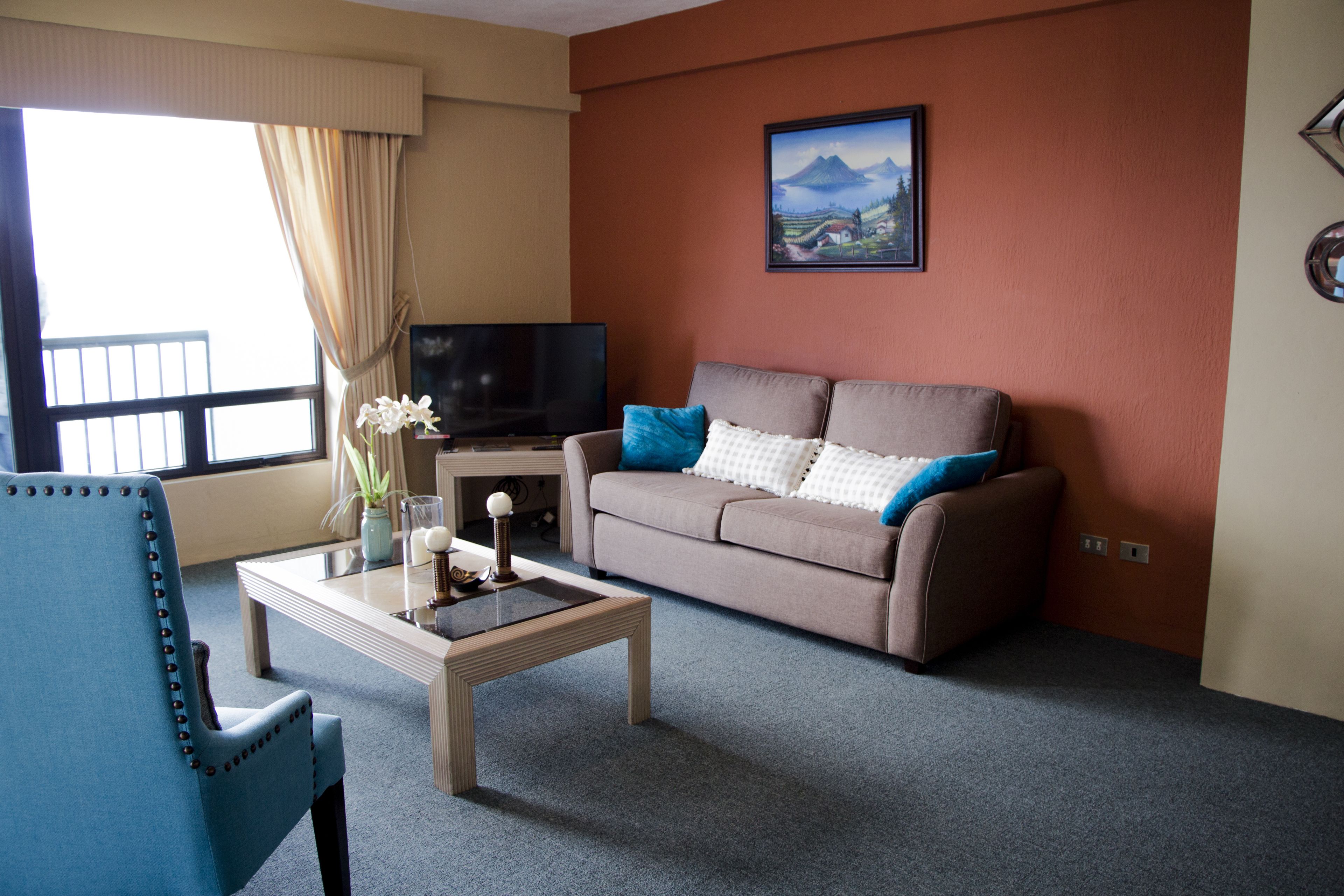Deluxe Villa, 2 Bedrooms, Lake View, Tower | Living room | 40-inch flat-screen TV with cable channels, TV