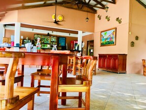 Breakfast, lunch, dinner served; international cuisine  - The Log Cab Inn Resort (San Ignacio)