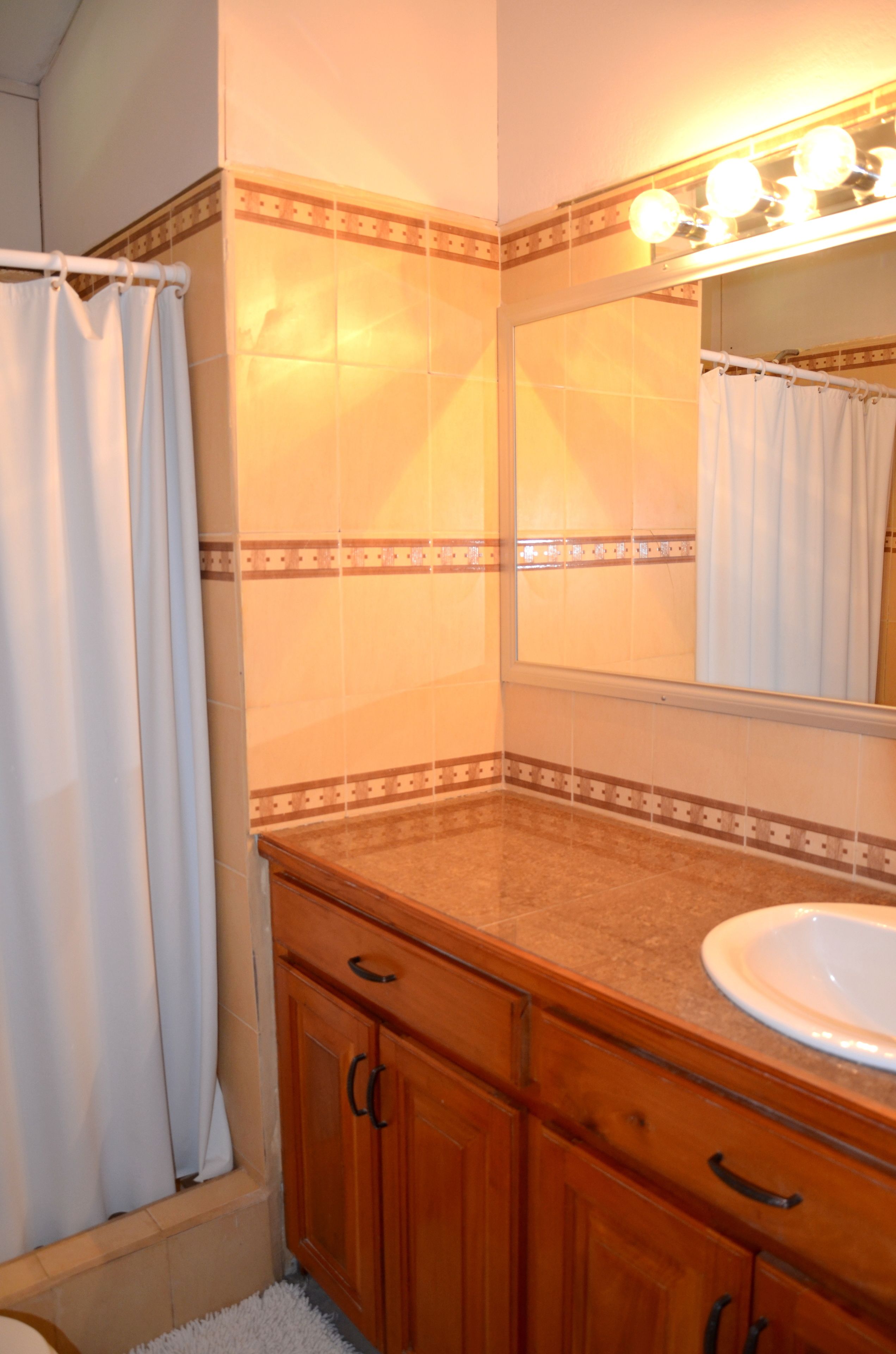 cabin, 2 double beds | bathroom | shower, free toiletries, towels, shampoo