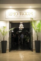 2 restaurants, lunch, dinner served; farm to table cuisine 