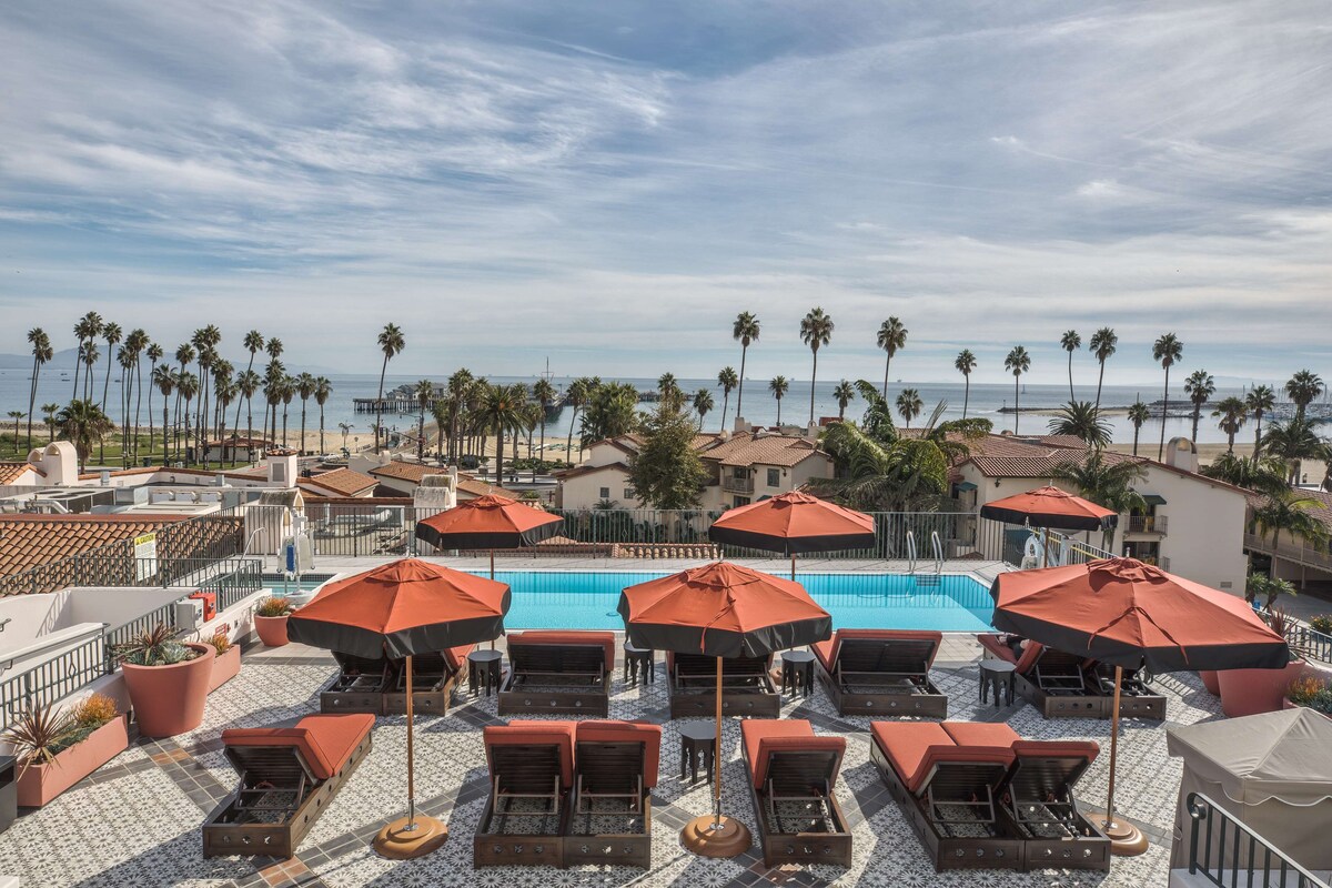 Outdoor Pool 3
