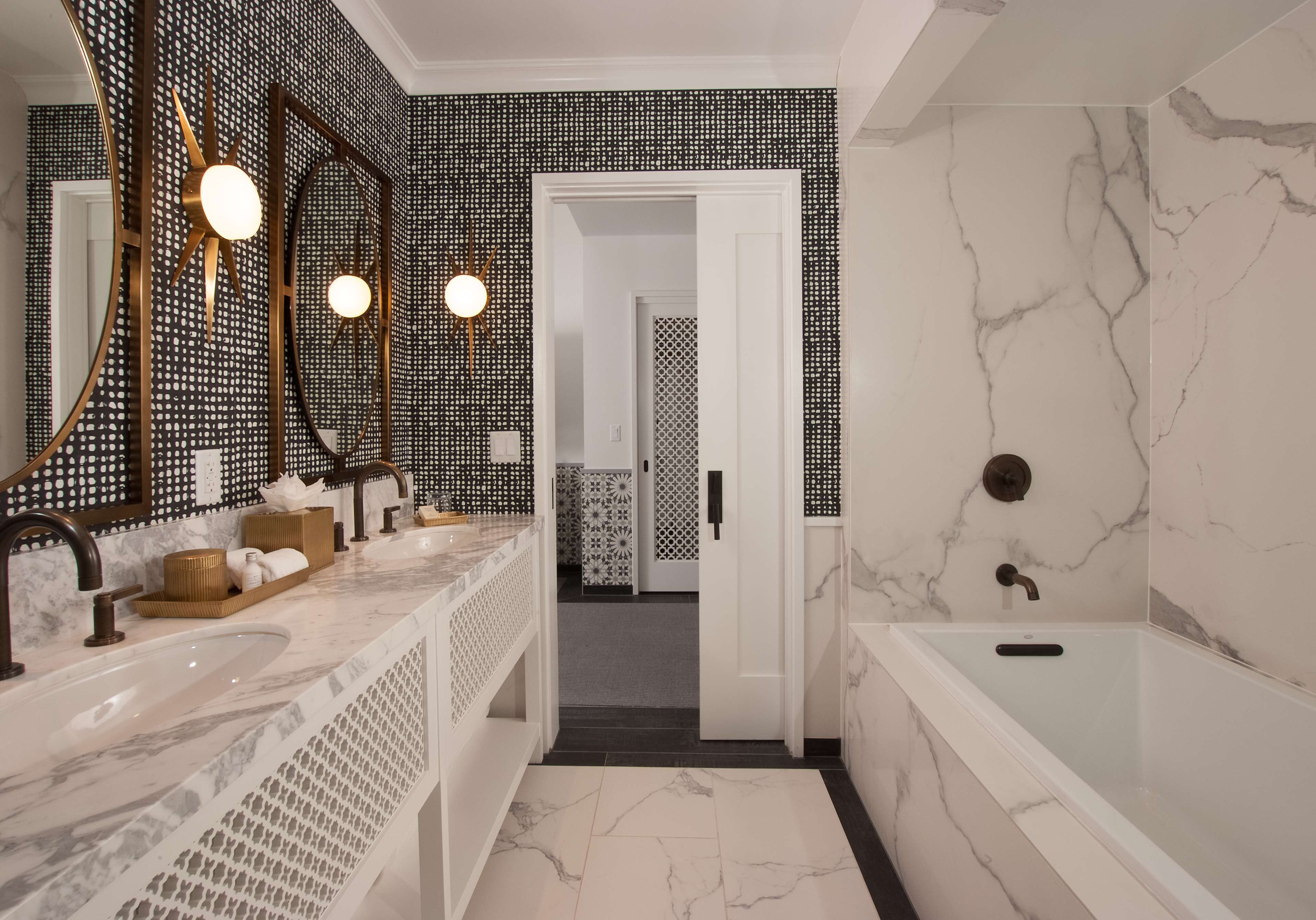 Room, 1 King Bed (Tagerinn) | Bathroom