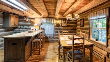 Family Cabin, 3 Bedrooms, Lake View, Lakeside | Private kitchen | Full-sized fridge, microwave, oven, stovetop