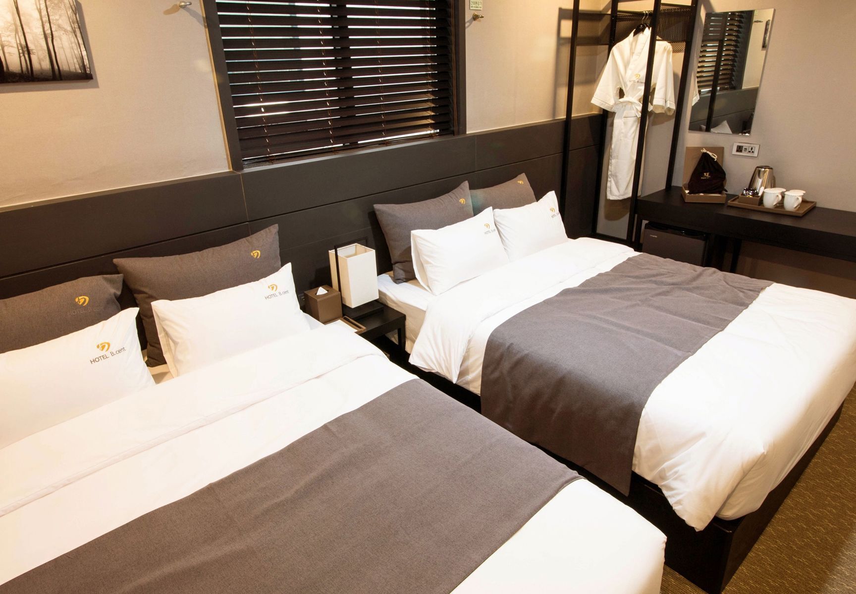 Premium bedding, in-room safe, desk, soundproofing