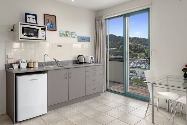 Shared fridge, microwave - Parkhill Fine Accommodation (Whangarei)