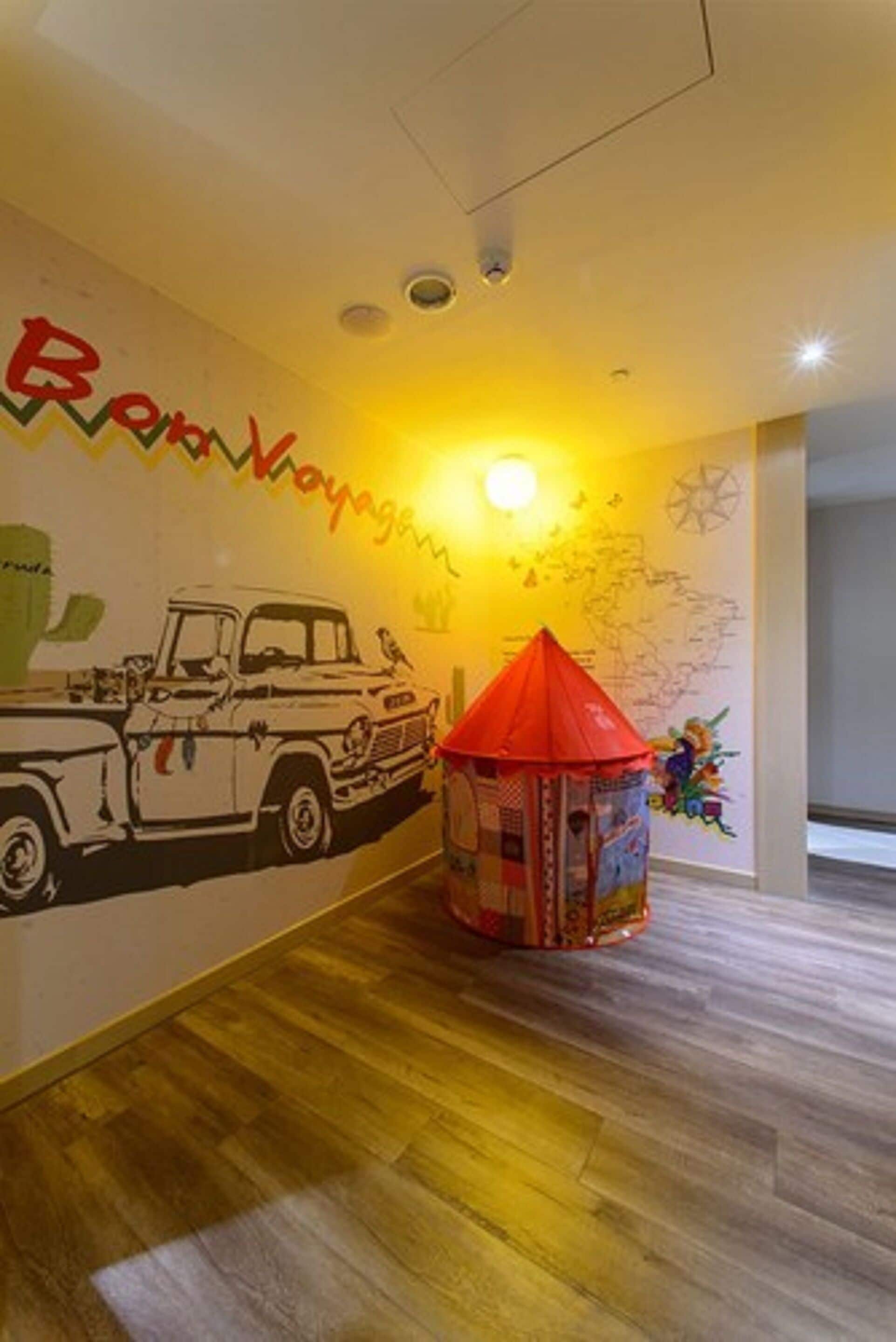 triple room | in-room safe, desk, soundproofing, free wifi