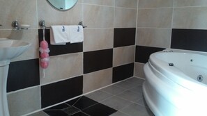 Blue in Sea | Bathroom