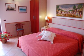 Caja de seguridad en la habitación y decoración personalizada 