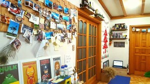 Interior detail - Captain Jeju Guesthouse - Hostel (Jeju City)