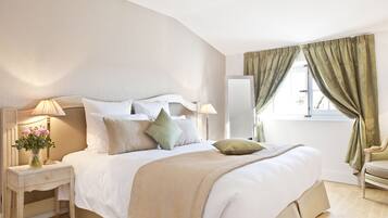 Duplex | 1 bedroom, premium bedding, minibar, in-room safe