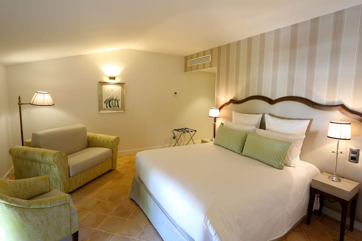 1 habitación, ropa de cama de alta calidad y minibar