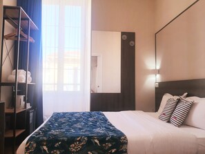 Double Economy Room | Premium bedding, in-room safe, desk, free WiFi - Boutique Hotel Neptune Nice (Nice)