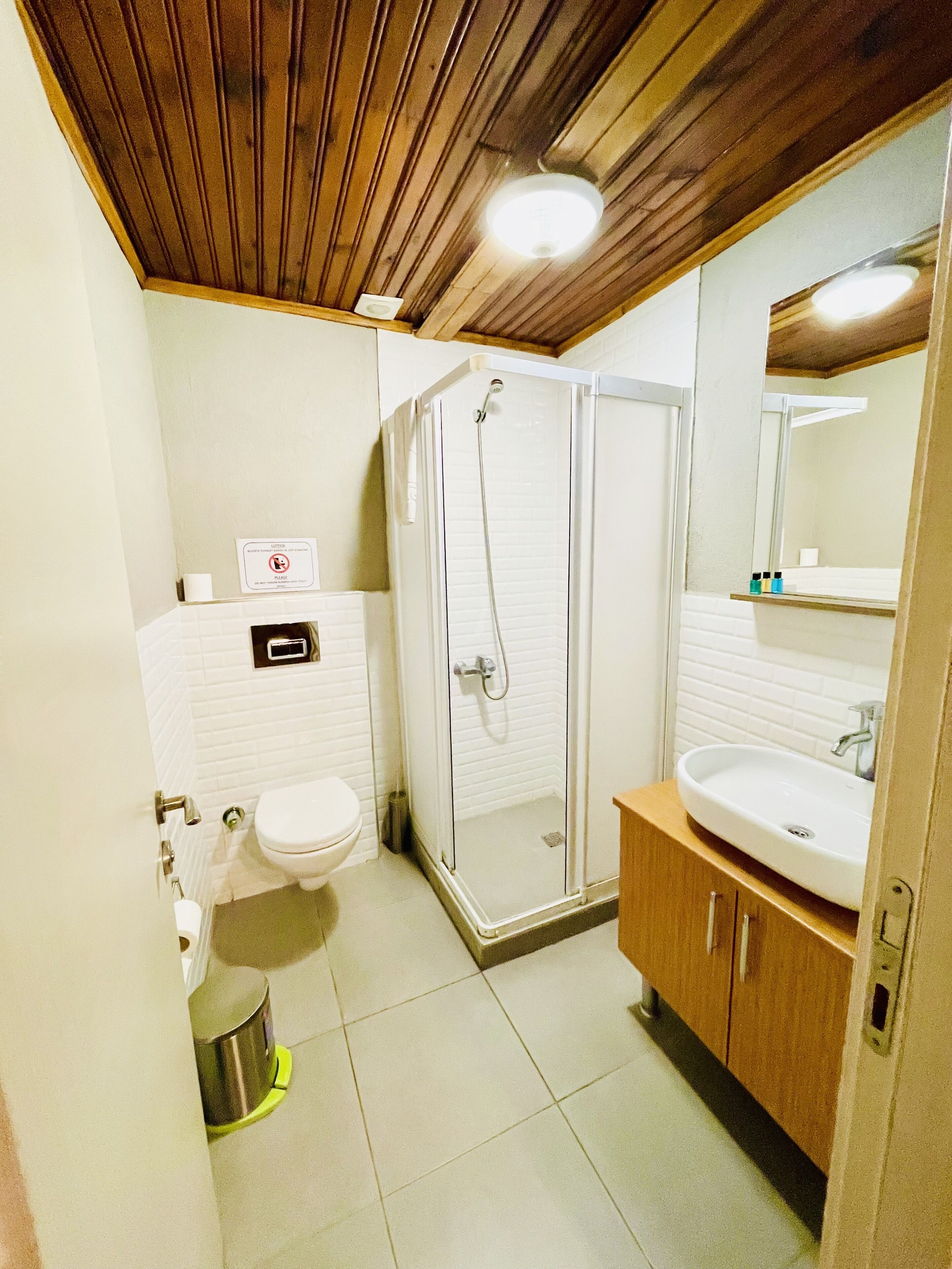 Standard Double Room, Balcony | Bathroom | Shower, hair dryer, towels