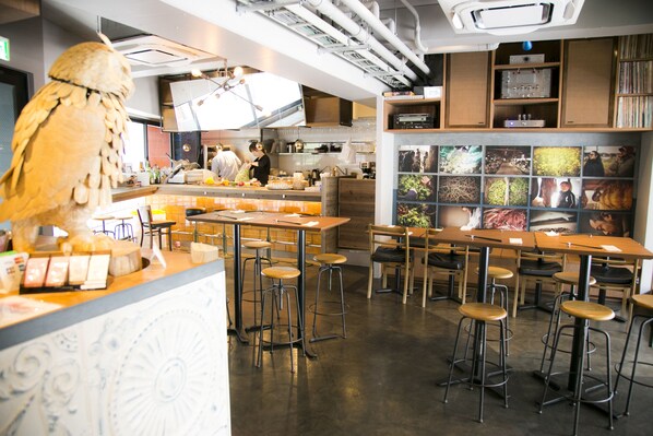 Lounge - Wise Owl Hostels Shibuya (Tokyo)