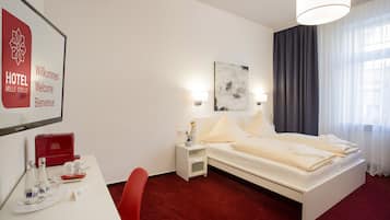 Double Room | Desk, cots/infant beds, rollaway beds, free WiFi