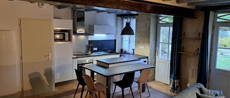 Estudio de diseño, terraza ("Le Petit Magnan") | Cocina privada