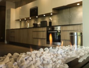 Fridge, microwave, stovetop, dishwasher - Le Kube Annecy Appartements De Luxe (Annecy)