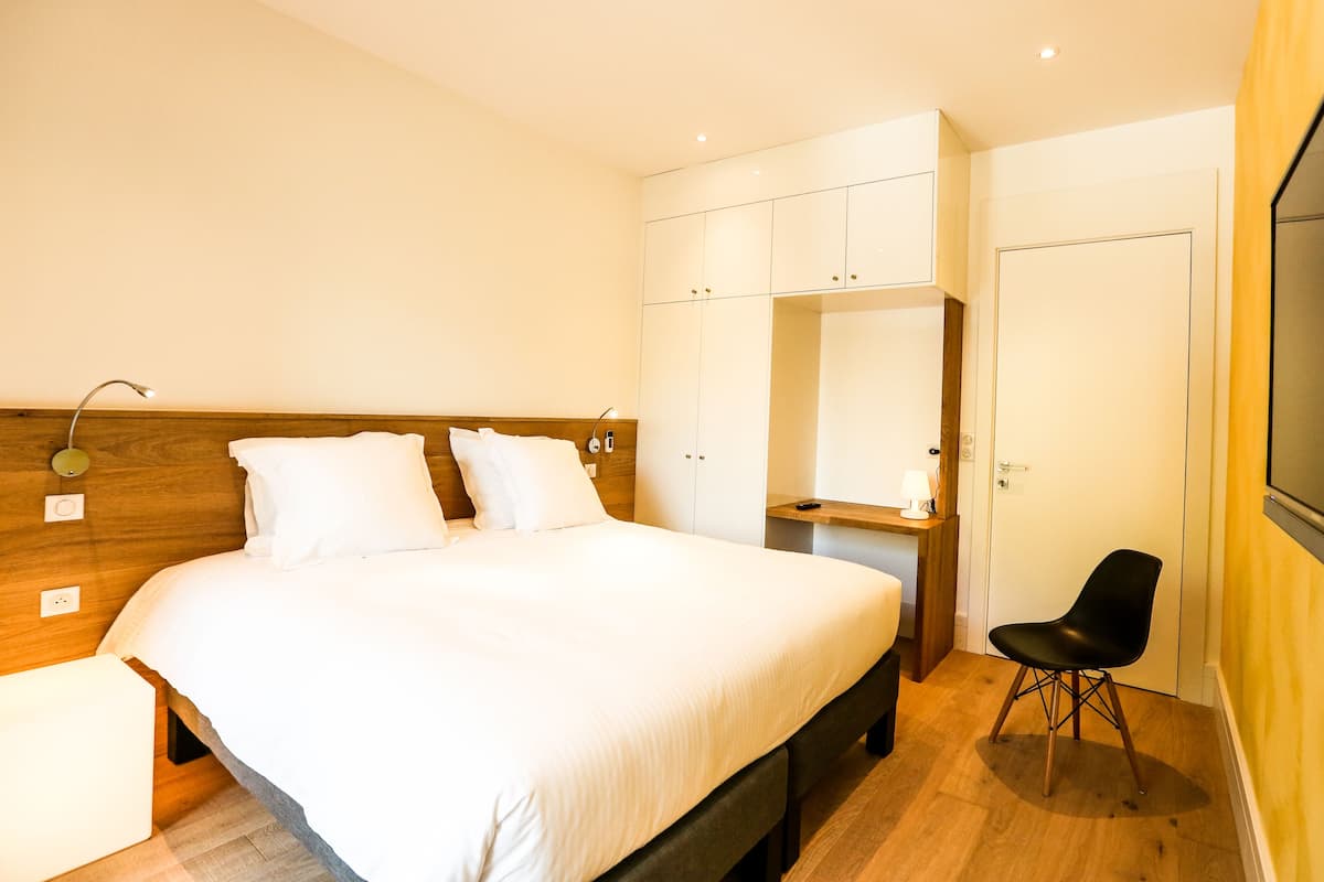 Apartemen, 2 kamar tidur | Seprai premium, meja kerja, kedap suara, dan setrika/meja setrika