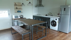 Tilda (6 persons) | Private kitchen | Full-size fridge, microwave, stovetop, rice cooker