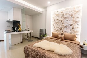 Habitación doble estándar | Escritorio, cortinas blackout y wifi gratis