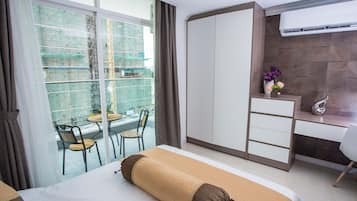 Superior Twin Room | Desk, blackout drapes, free WiFi