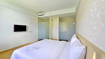Superior Double Room | Desk, free WiFi, bed sheets