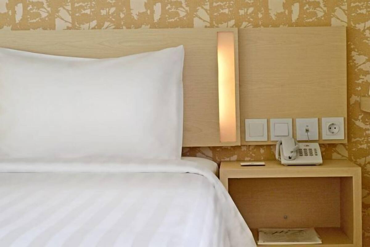 1 bedroom, desk, free WiFi, bed sheets