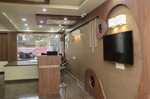 Reception - Hotel Rahil Palace (Varanasi)