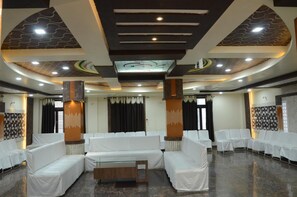 Lobby - Hotel Rahil Palace (Varanasi)